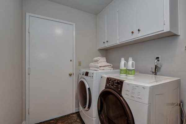 1093 Eastwood Ct Los Altos CA-small-027-3-Laundry Room-666x444-72dpi